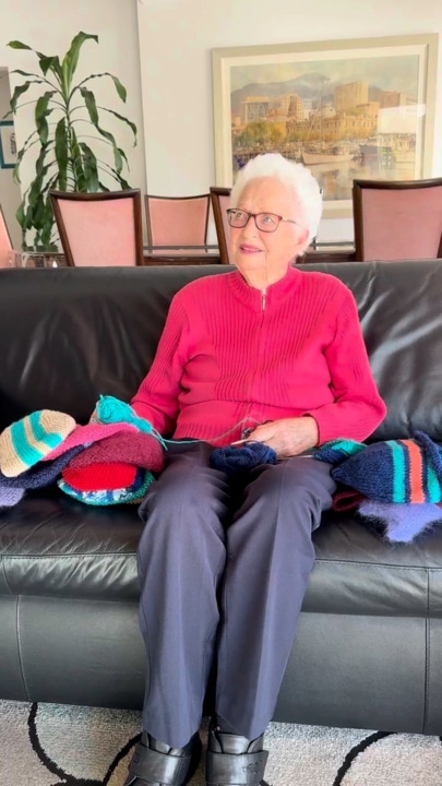 Knitting Nana