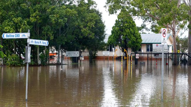 This image shows the extensive floodwaters impacting Ballina in northern NSW as the region suffers the worst flood crisis in its history. Picture: NCA NewsWire / Danielle Smith