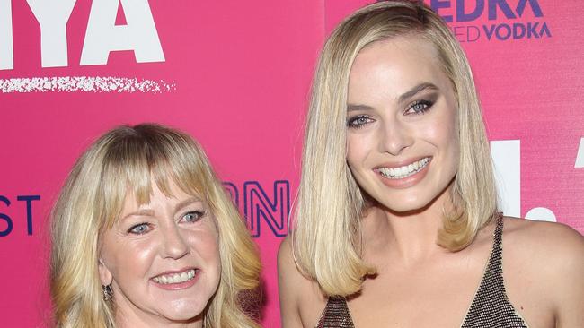 Margot Robbie Steps Out With Tonya Harding Who She Plays In Her New ...