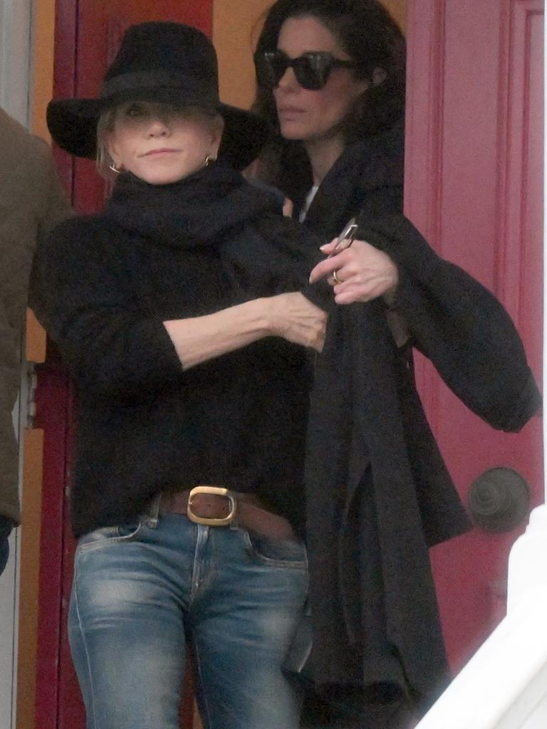 Jennifer Aniston And Sandra Bullock Spotted Visiting A Plastic Surgeon 