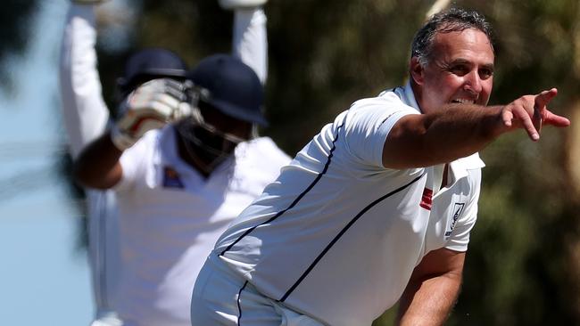 Craig Sheedy appeals for a wicket.