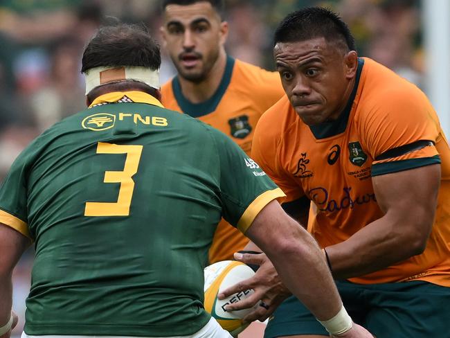 BRISBANE, AUSTRALIA - AUGUST 10: Allan Alaalatoa of the Wallabies runs with the ball during The Rugby Championship match between Australia Wallabies and South Africa Springboks at Suncorp Stadium on August 10, 2024 in Brisbane, Australia. (Photo by Matt Roberts/Getty Images)