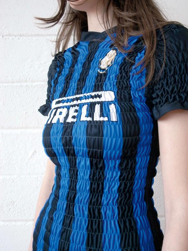 Perelli jersey.