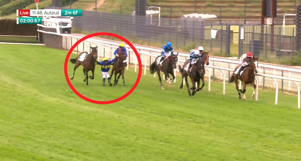 Insane jockey incident blows minds