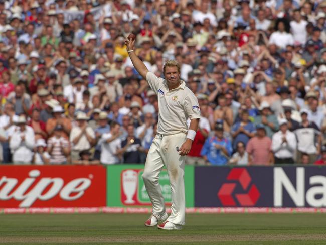 Shane Warne, pictured celebrating his 600th Test wicket taken at Old Trafford, was much loved in England. Picture: Patrick Eagar/Popperfoto via Getty Images