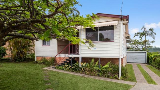 9AM – 132 Stanley Rd, Camp Hill. Auctioneer Paul Curtain. Channel 1