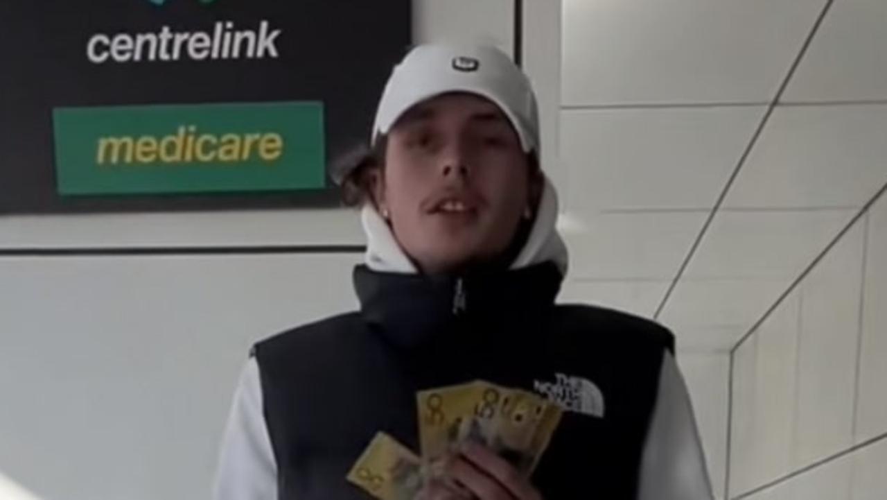 Geelong TikTok creator goes viral for rapping and flashing cash | Geelong  Advertiser