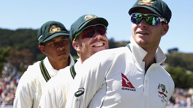 WELLINGTON, NEW ZEALAND - FEBRUARY 14: Usman Khawaja, David Warner and Steve Smith of Australia prepare to take to the field during day three of the Test match between New Zealand and Australia at Basin Reserve on February 14, 2016 in Wellington, New Zealand. (Photo by Ryan Pierse/Getty Images)
