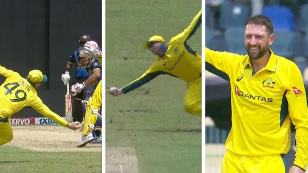 Smith takes one-handed "beautyâ at slip
