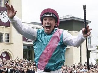 Frank Dettori wins big race