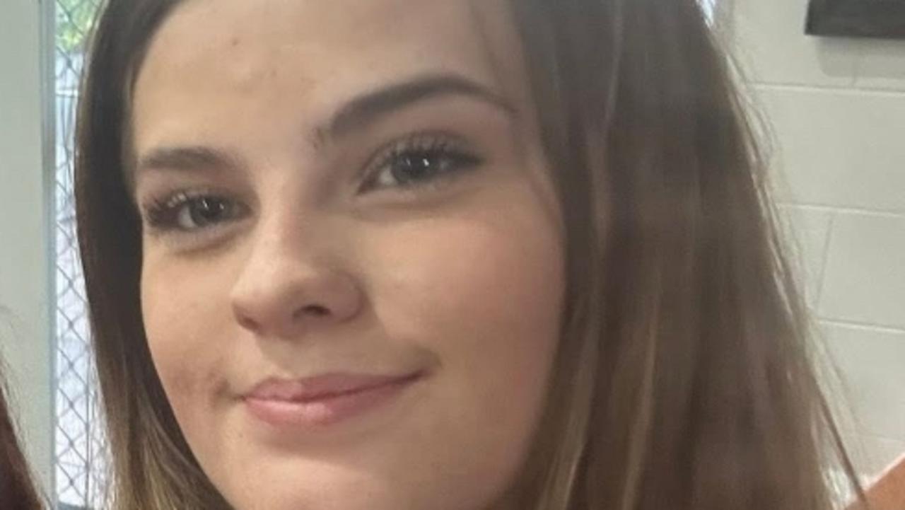 Multiple crime scenes, major police operation as 17-year-old Qld girl vanishes