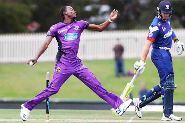 Jofra Archer bowling for the Hobart Hurricanes. Hobart Hurricanes V Auckland Aces. Picture: NIKKI DAVIS-JONES