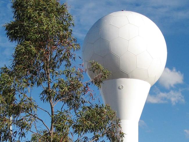 A new state-of-the-art radar that can 'see' into the heart of storms at Terrey Hills, Sydney. Doppler radars use pulses of energy that echo back to their dishes to create images of weather far higher in detail than older radars.