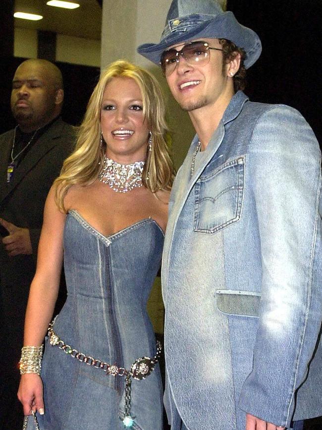 The then-couple during an iconic awards show appearance in 2001.