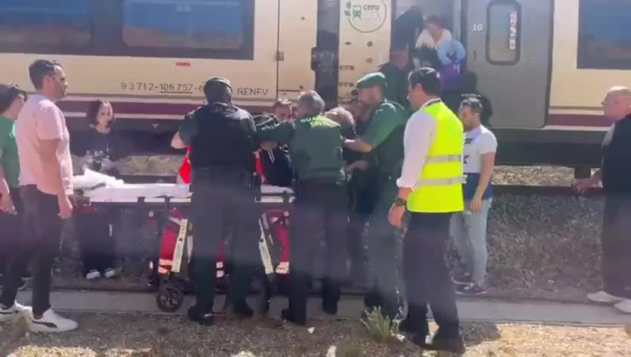 Several Hundred People Evacuated From Stopped Train During Spain Power Outage