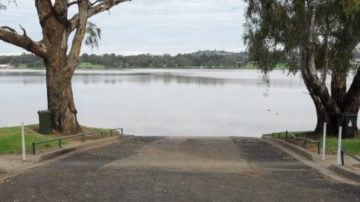 What Lake Albert looks like when it is pristine.