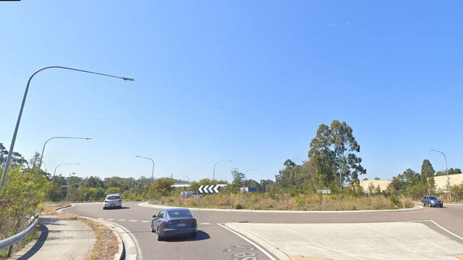 The roundabout at the intersection of Enterprise Drive and Redgate Rd, Fountaindale, where police backed off the pursuit because of safety fears. Picture: Google