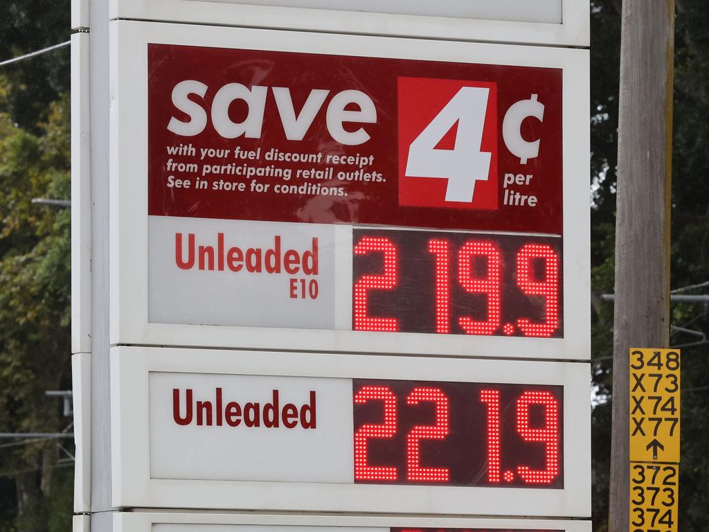 Shell petrol station in Randwick where Coles shoppers can receive up to 8c off per litre. Picture: David Swift