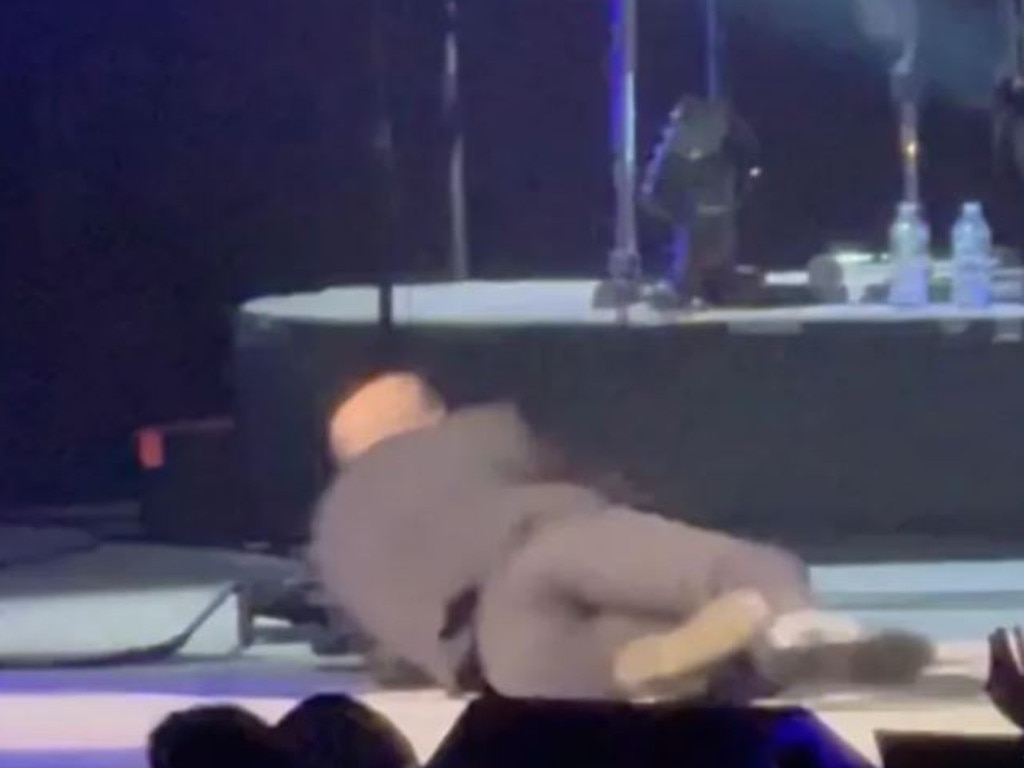 The music legend left fans worried as he landed on the stage floor. Picture: X