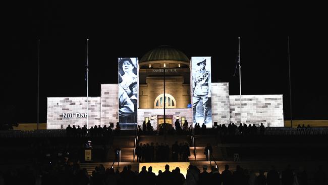 Crowds ahead of the dawn service at the National War Memorial in Canberra, Wednesday, April 25, 2018. Anzac Day is a national day of remembrance to commemorate the service and sacrifice of Australian service men and women. (AAP Image/Rohan Thomson) NO ARCHIVING