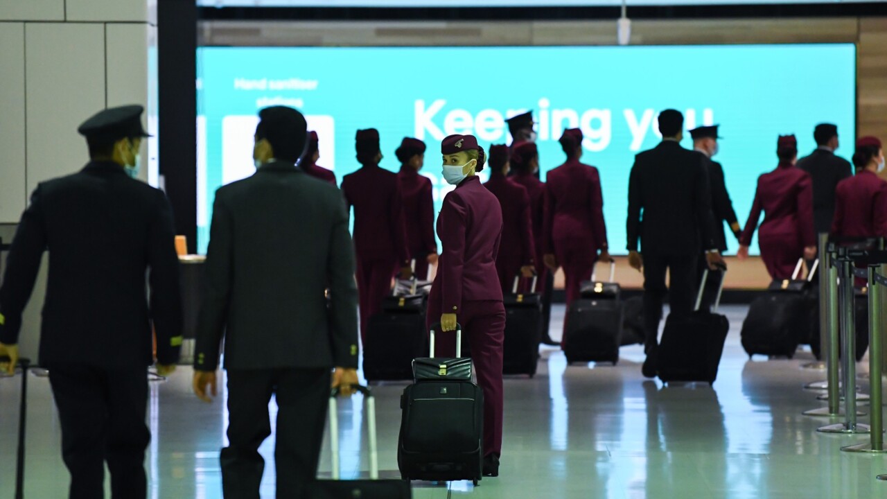 Qantas apologises for huge airport delays