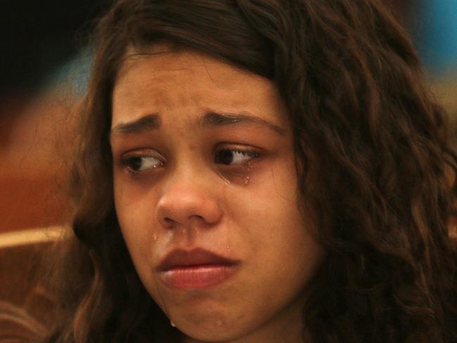 American Heather Mack punished 10 years in jail by the Judge during the verdict in Denpasar District Court. Heather and her boy friend Tommy Schaefer accused for murdering her mother and hiding her body in a suitcase during their holiday in Bali