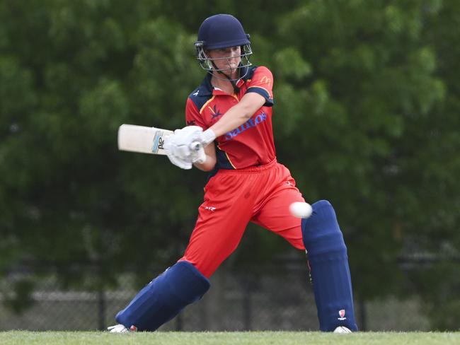 GOOGONG, AUSTRALIA. DECEMBER 19, 2023: 3 Monique Krake (Batting). Newcastle U16 Female (Fielding/Blue) vs Central Northern U16 (Batting/Red) during the Mcdonald's Under 16 Female Country Championships at Rockley Oval, Googong New South Wales. Picture: Martin Ollman