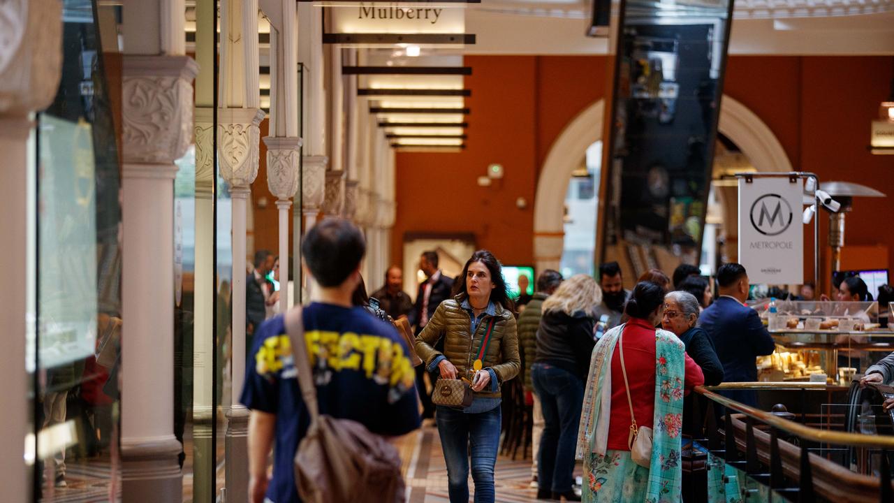 Household spending grew in November, as bargain-hunting Aussies took advantage of Black Friday sales. Picture: NewsWire / Nikki Short