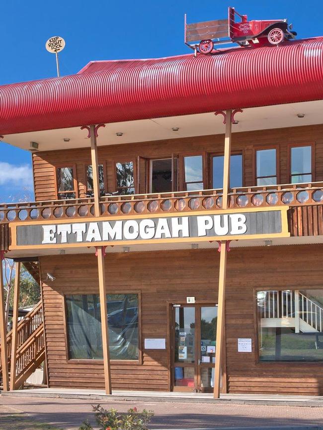 The Ettamogah Hotel was the venue for a Labor organised Candidate’s Forum.