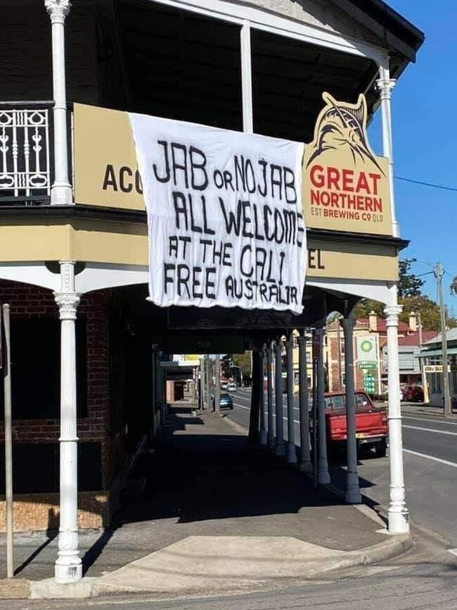 The Caledonian Hotel Singleton hung a ‘Jab or no jab’ banner from its balcony during lockdown. Picture: Facebook