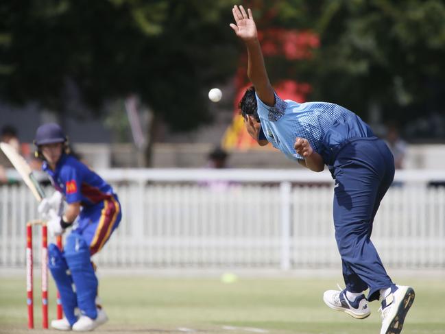 Maher Shaun Nosina bowling to Joshua McDowell. Picture Warren Gannon Photography