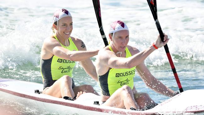 The Northcliffe team of Danielle McKenzie and Georgia Miller on their way to victory in the double ski. Picture: SLSA.