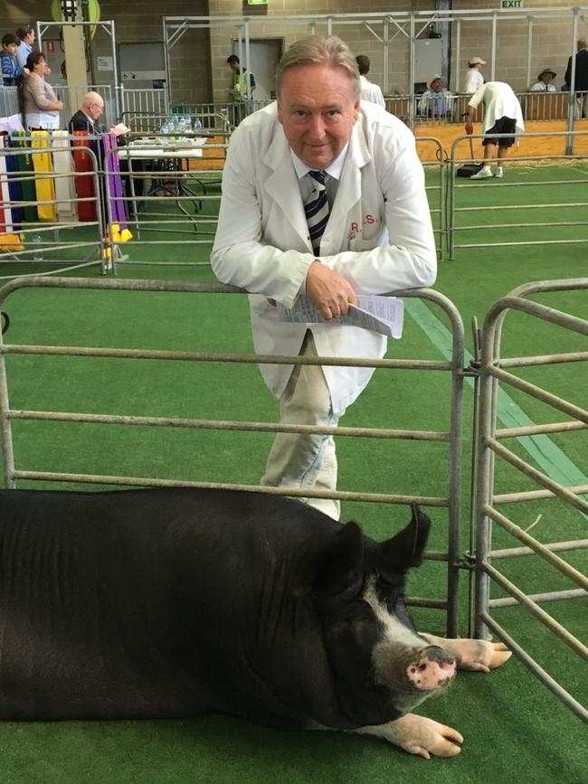 Steve Waterson with a fellow lover of the trough.