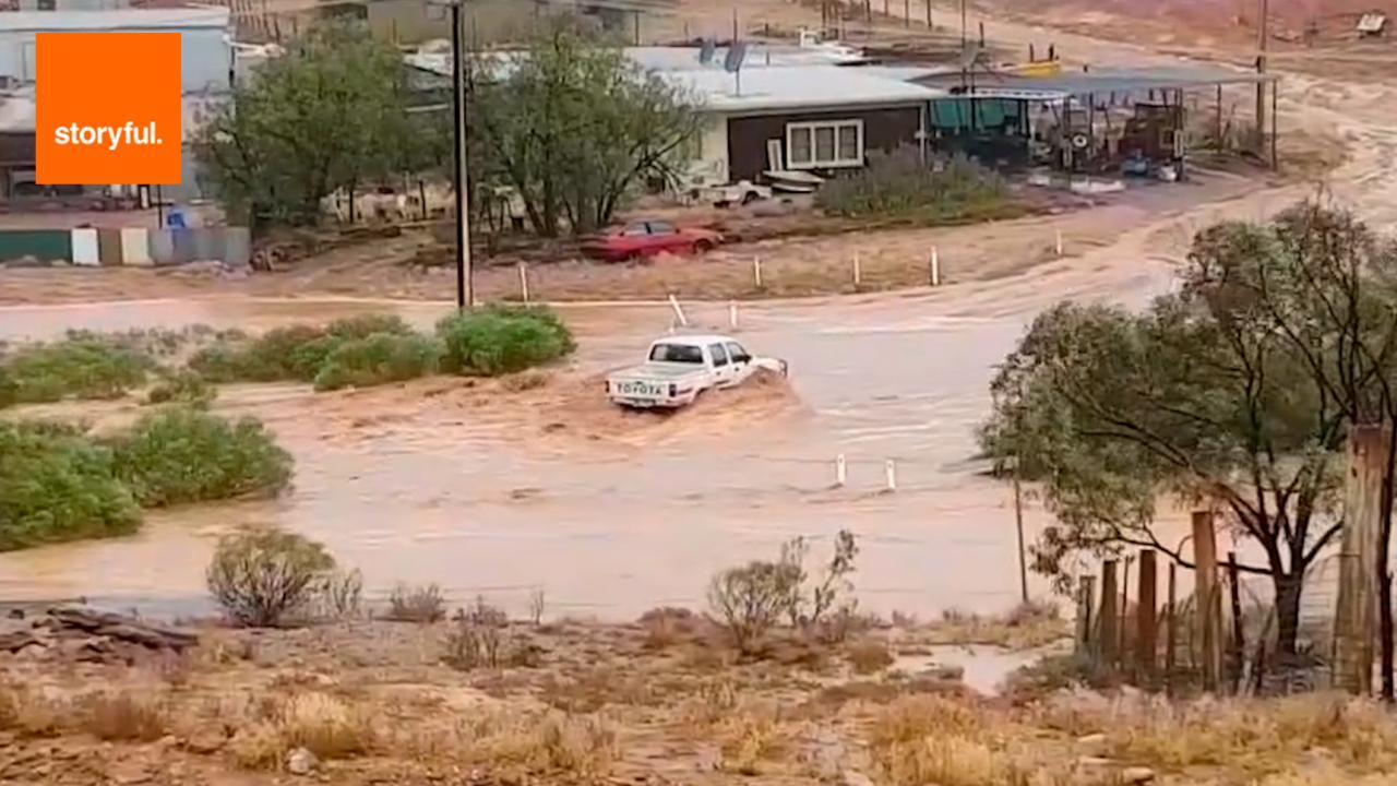 AU SA:    'Worst' Storms Hit South Australia   Various