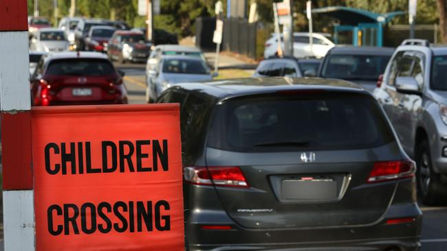 blparents are being told to turn of ftheir engines at school. Picture: Stuart Milligan