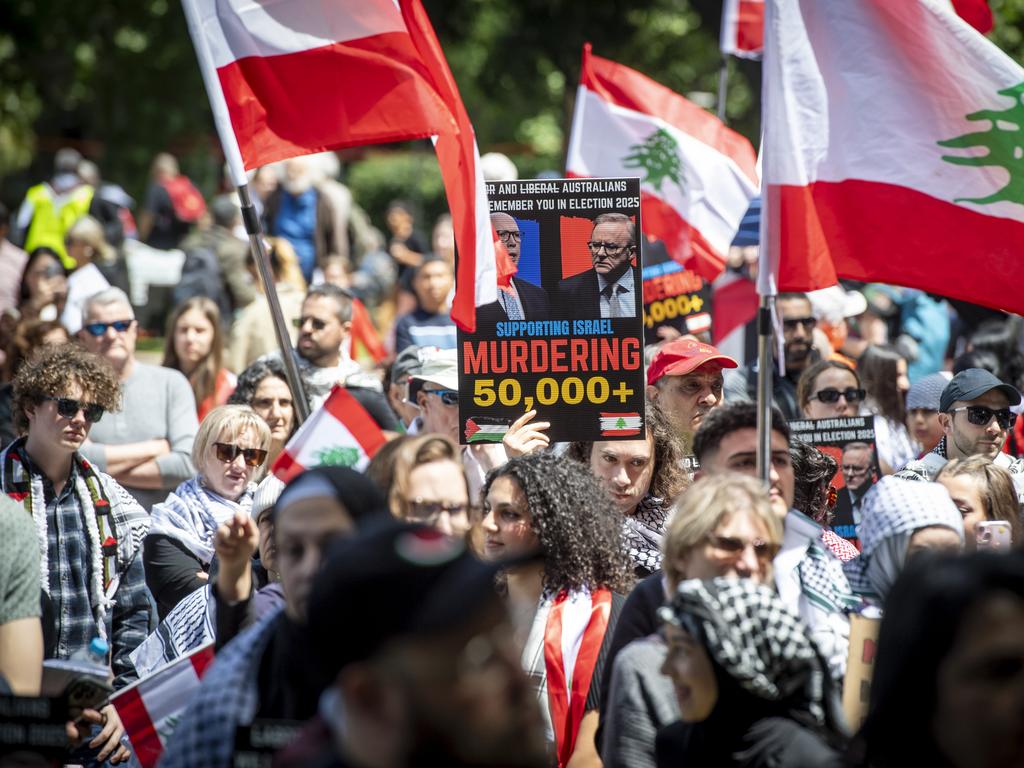 SYDNEY, AUSTRALIA - NewsWire Photos - Sunday, 13 October 2024: PRO-PALESTINE RALLY Protestors pictured at Hyde Park in Sydney at 1pm to call for an end to the ongoing war and Israel's current occupation of Gaza, and the escalating Israel-Lebanon conflict. Picture: NewsWire / Monique Harmer