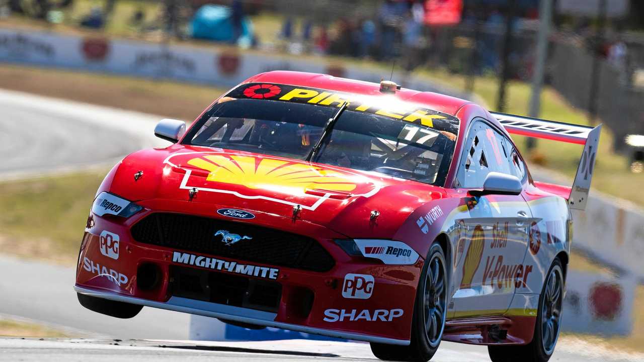 Scott McLaughlin pushes his Shell V-Power Racing Team Ford Mustang at Barbagallo Raceway on Friday. Picture: Daniel Kalisz/Getty Images