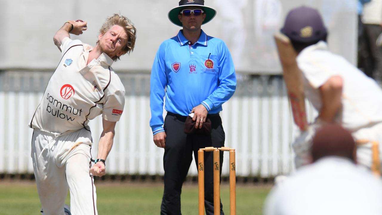 Sam Doggett bowls for Ipswich/Logan Hornets.