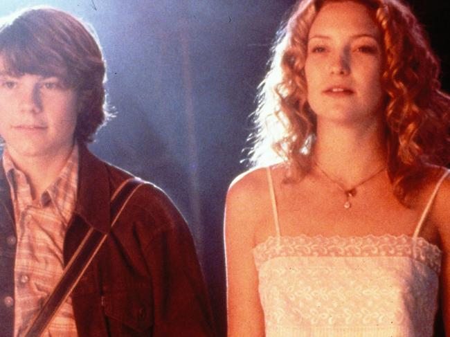 scene from film /Almost Famous starring actor Patrick Fugit & actress Kate Hudson - movies 2000