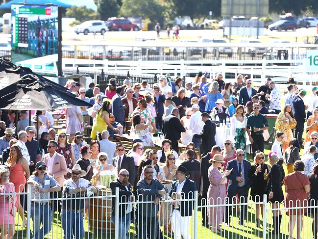 Ipswich Cup race meeting - Ipswich Saturday 17th June 2023 Picture David Clark