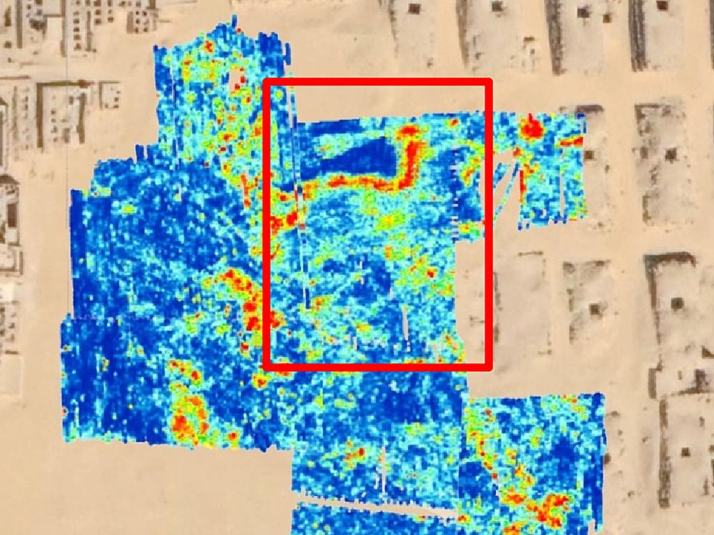 Archaeologists believe the “L”-shaped 10m by 15m structure (close-up highlighted above) could be a “mastaba”. Picture: Archaeological Prospection