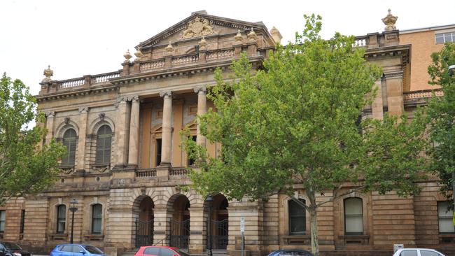 1/1/14 Supreme Court. Adelaide Court Exteriors. (Roger Wyman)