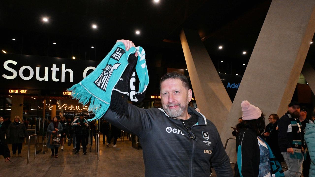 SEPTEMBER 13, 2024:Kevin Monteleone from Norwood celebrates Port defeating Hawthorn after the semi final at Adelaide Oval. Picture: Brenton Edwards