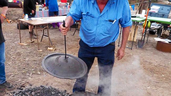 BUSH TUCKER: Guy McIntosh was one of last year&#39;s winner. Picture: Nymboida Camp Oven Festival