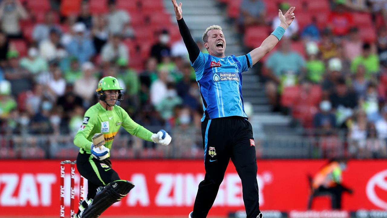 Peter Siddle of the Strikers appeals. Photo by Matt Blyth/Getty Images