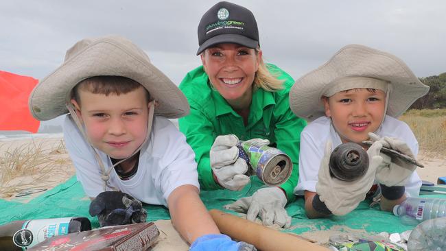 Project 2020 is a new beachcare program going into schools and early childhood centres. Picture Glenn Hampson