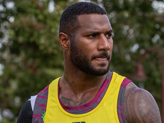 Queensland Reds recruit Suliasi Vunivalu attends his first training run the the club Picture Tom Mitchell/QRU