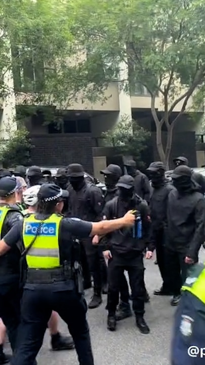 Police capsicum spray group of suspected neo-Nazi at pro-refugee rally