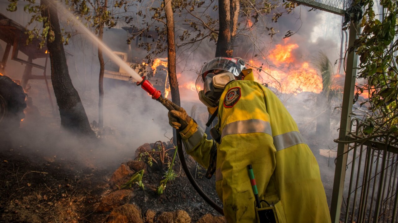 Emergency fire warning remains around Perth as evacuations underway