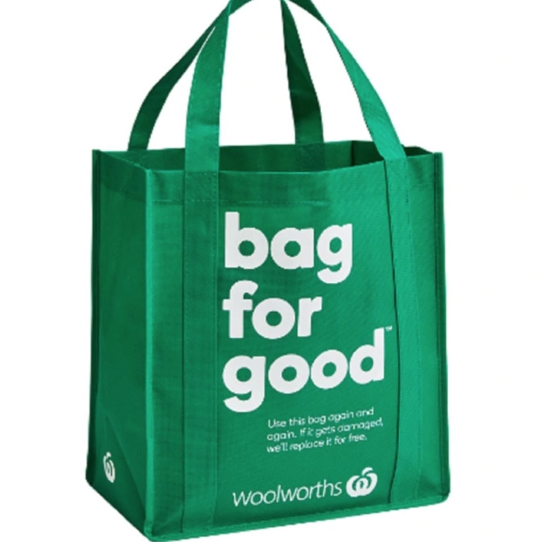 Woolworths replaces green shopping bag with new recycled version - News +  Articles 